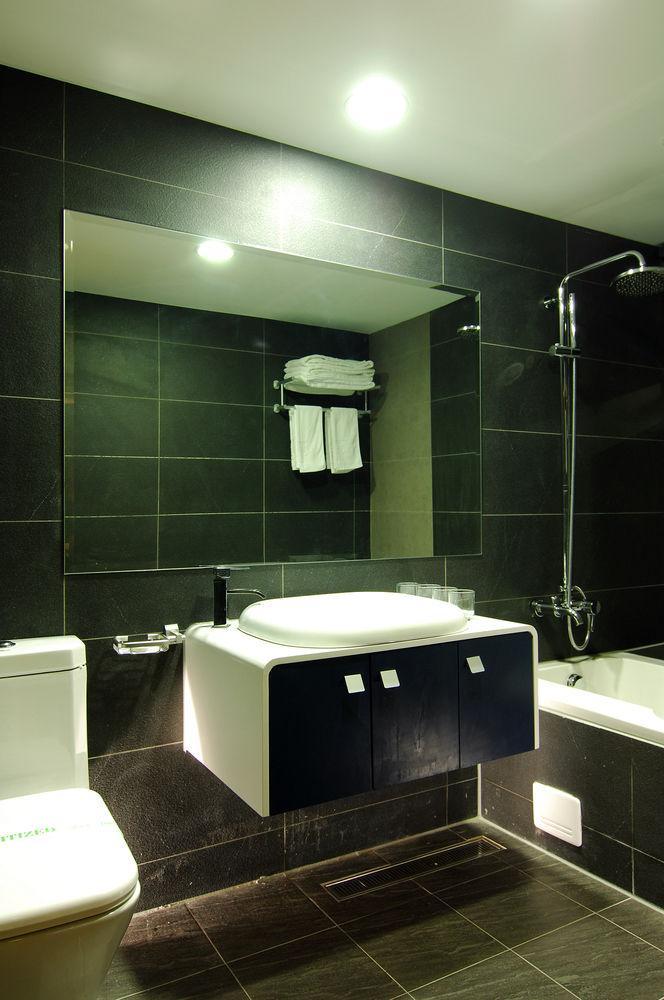 Delton Hotel - Love River Branch Kaohsiung Zewnętrze zdjęcie